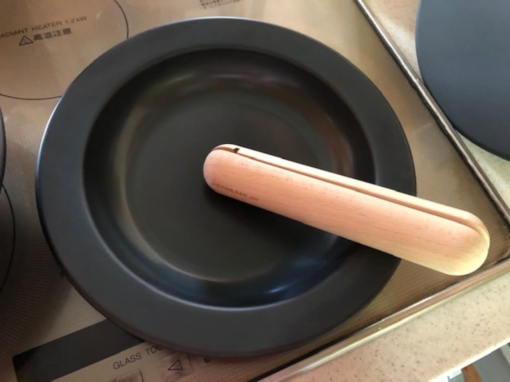 調理してそのまま食卓へ！片付けも楽な藤田金属の鉄フライパン「ジュウ」