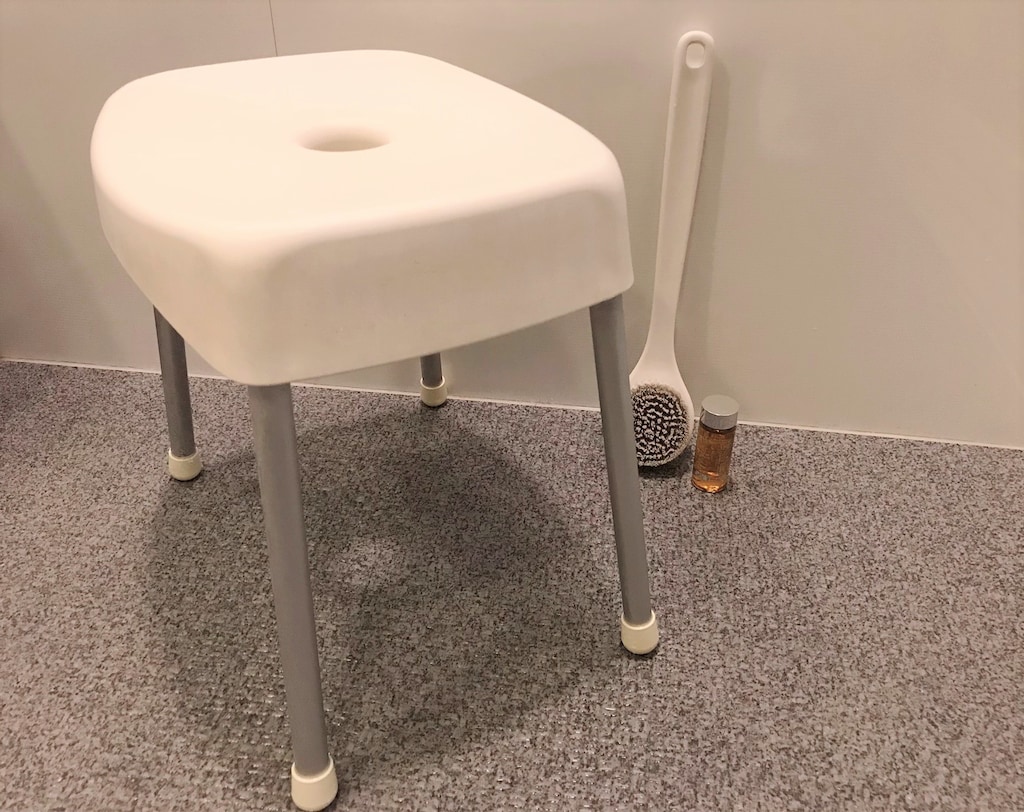 KEYUCA(ケユカ)の名品！立ち座りしやすくお手入れ簡単なバススツールで快適