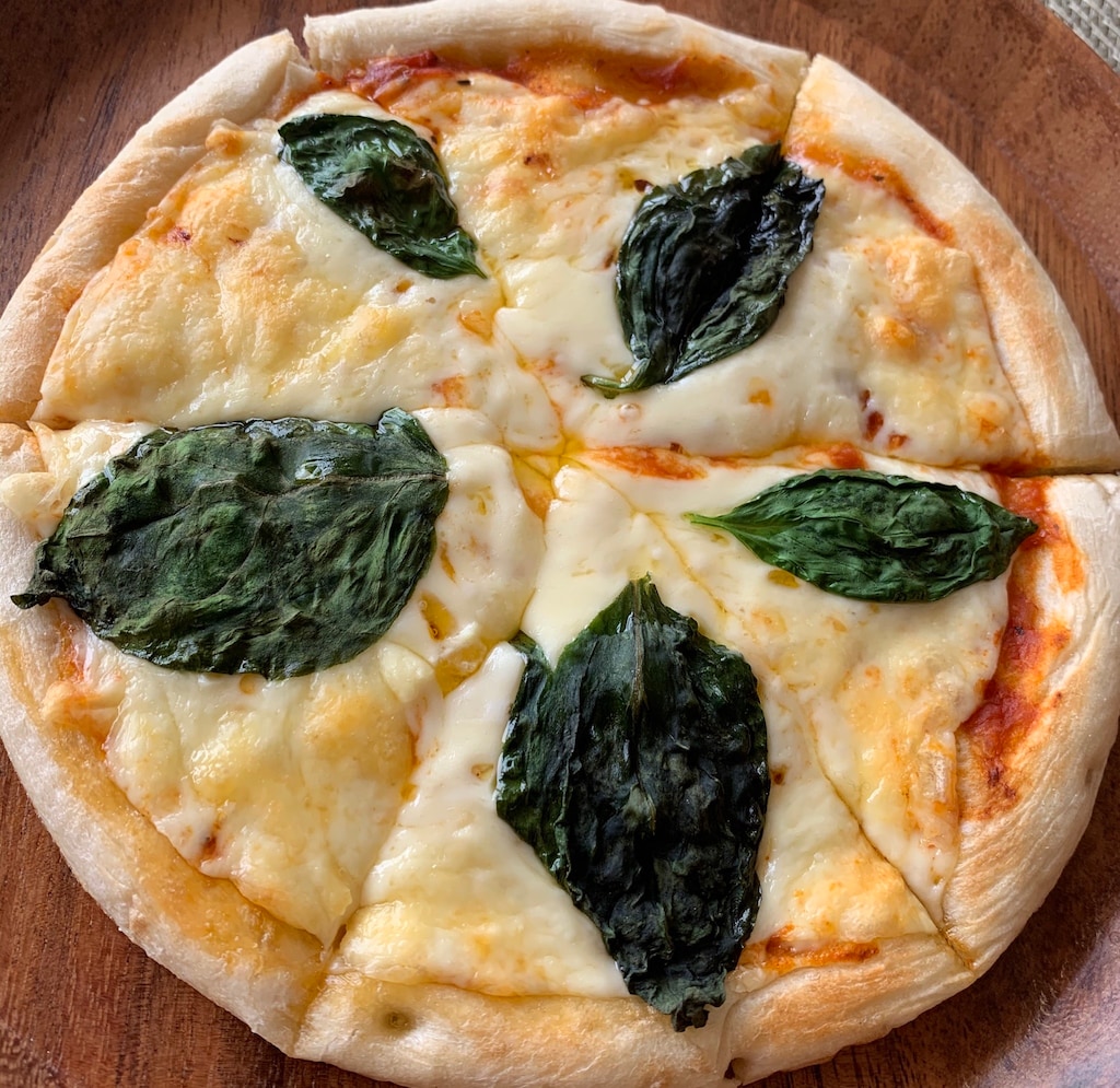 業務スーパーの冷凍ピザ生地｢ピザクラスト｣は1枚75円！冷凍から10分で美味