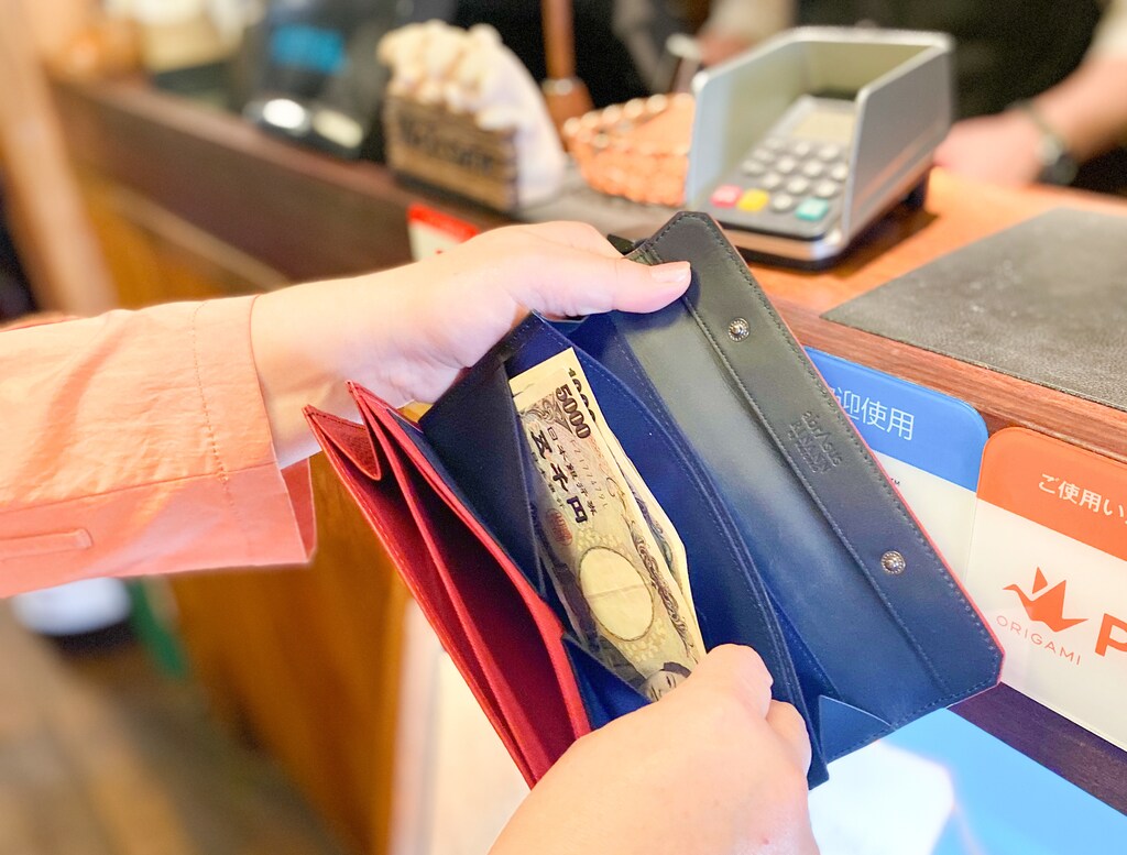 2つの財布が１つになった画期的な長財布 アブラサスの「ツインズ財布」