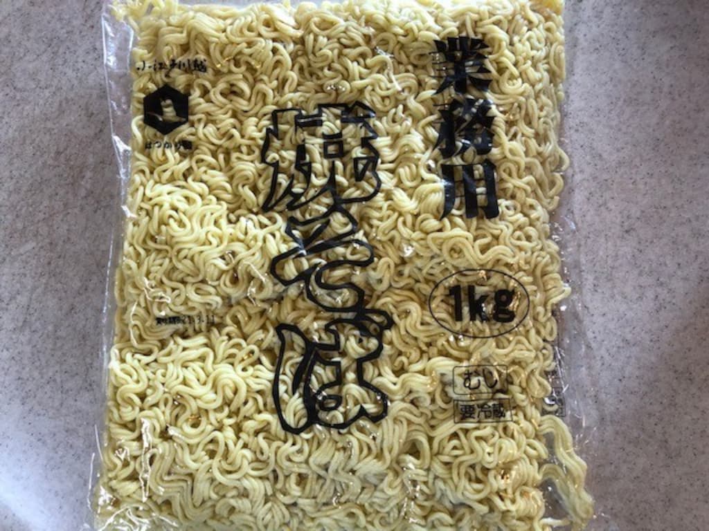 量がスゴイ！業務スーパーの焼きそばは、短め麺が食べやすくて◎