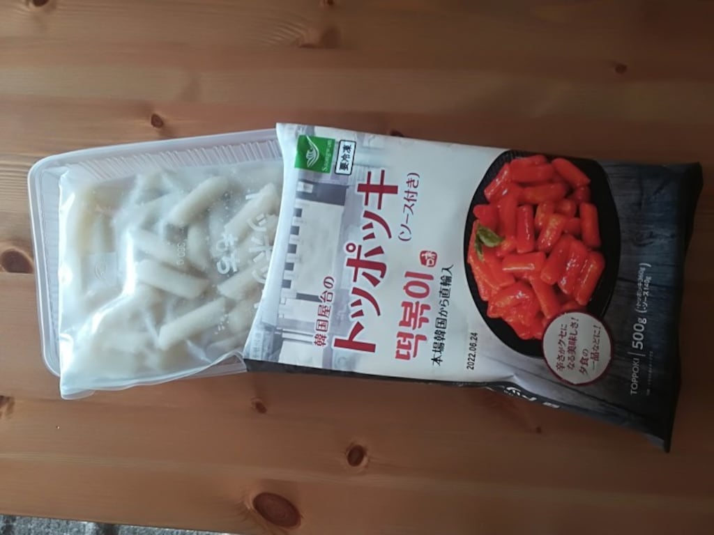 業務スーパーのトッポギ「韓国屋台のトッポッキ」はやみつきの辛さ！作り方やレシピ