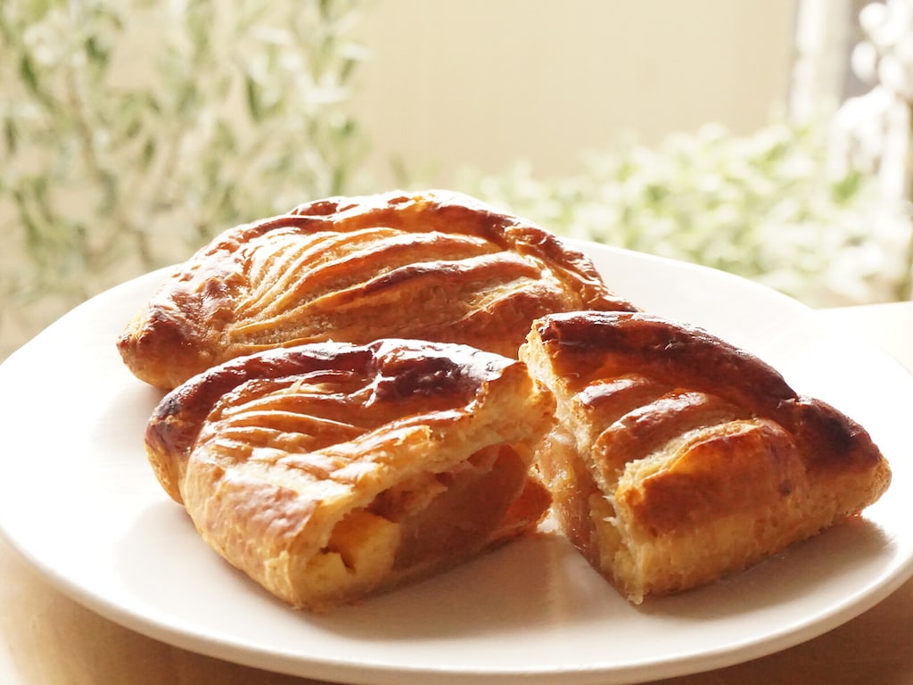 話題！シャトレーゼの「プレミアムアップルパイ」は399円！温め方と美味しいアレンジ