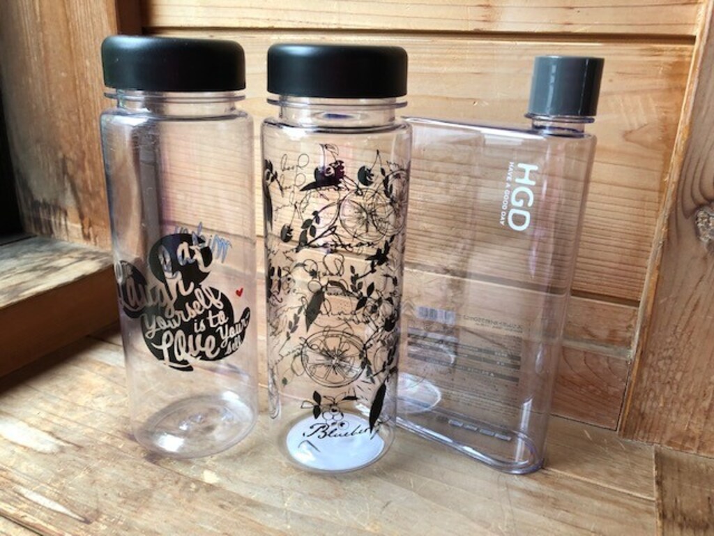 飲み物だけじゃもったいない！【ダイソー】の「ドリンキングボトル」がキッチンで活躍