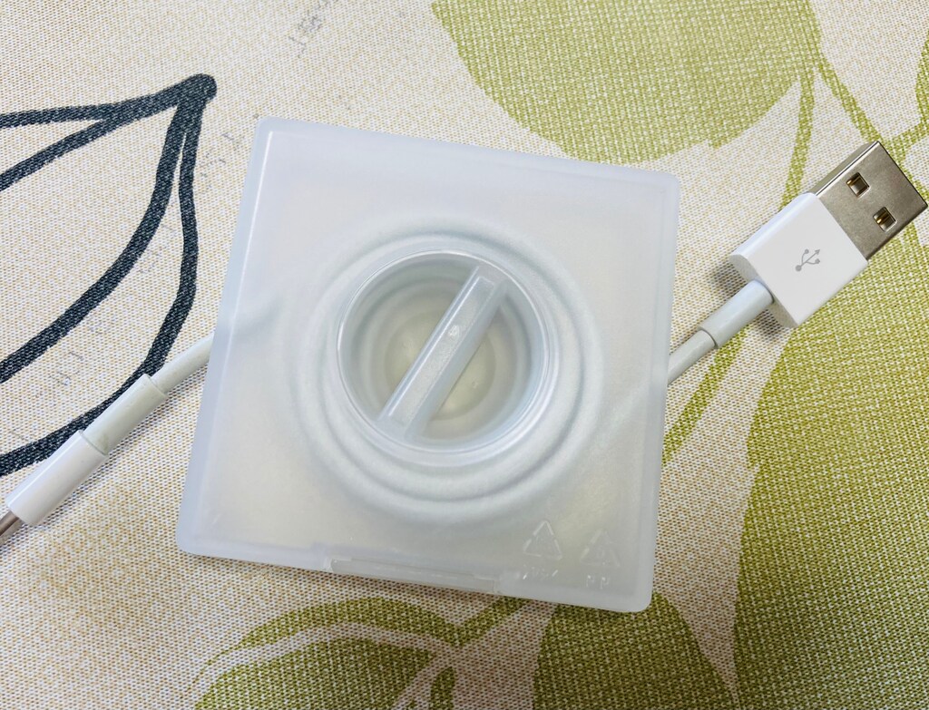 無印良品のケーブル収納がスゴイ！190円でコードの絡まりストレス解消