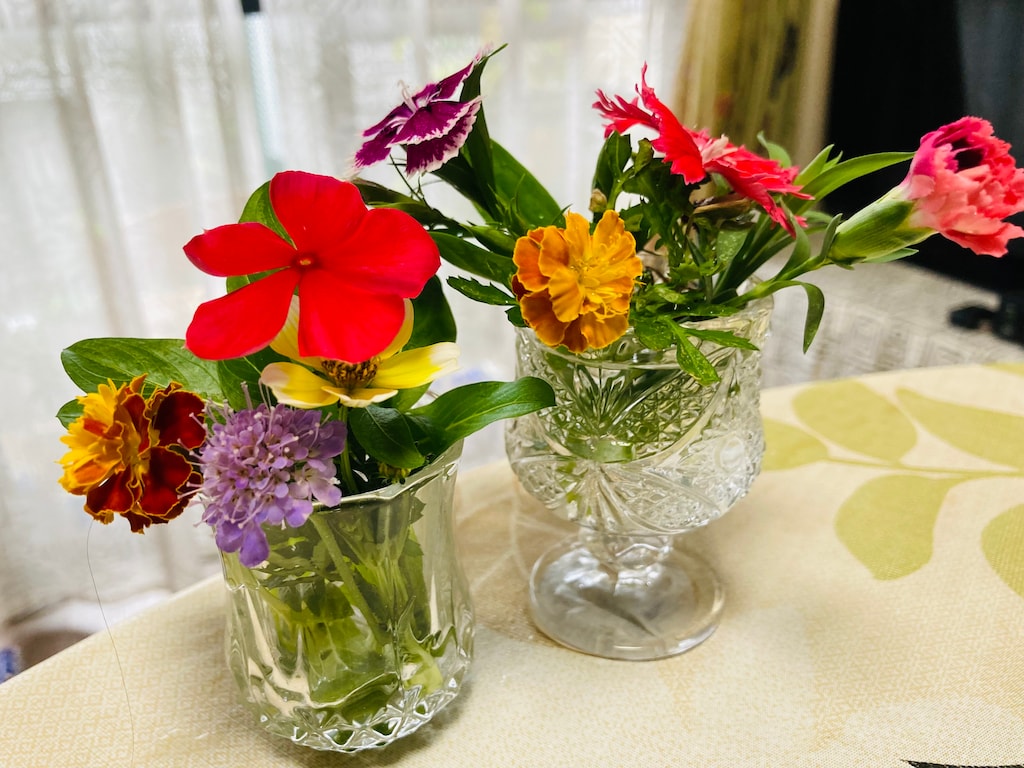 【セリア】の「ショットグラス」が意外なものに使える！簡単でかわいいミニ花瓶に◎