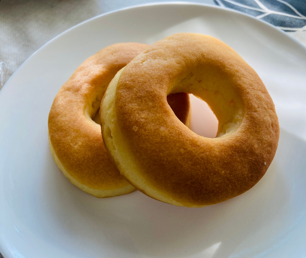 成城石井の「自家製ホットビスケット」はサックサクで素朴な味！温めたらふんわり