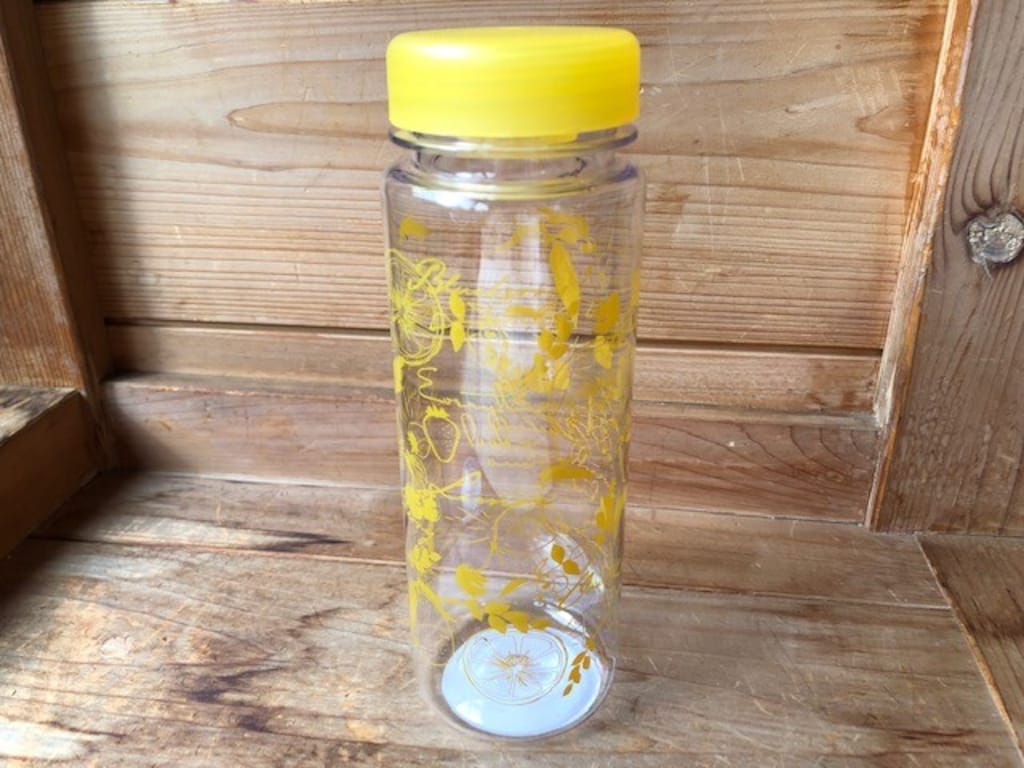 【100均】ダイソーの水筒「ドリンキングボトル」は100円！おしゃれで持ち運び◎