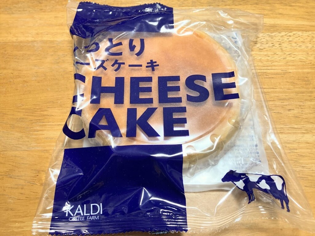 カルディ「しっとりチーズケーキ」は15㎝で329円の高コスパ！ふわふわ食感が美味