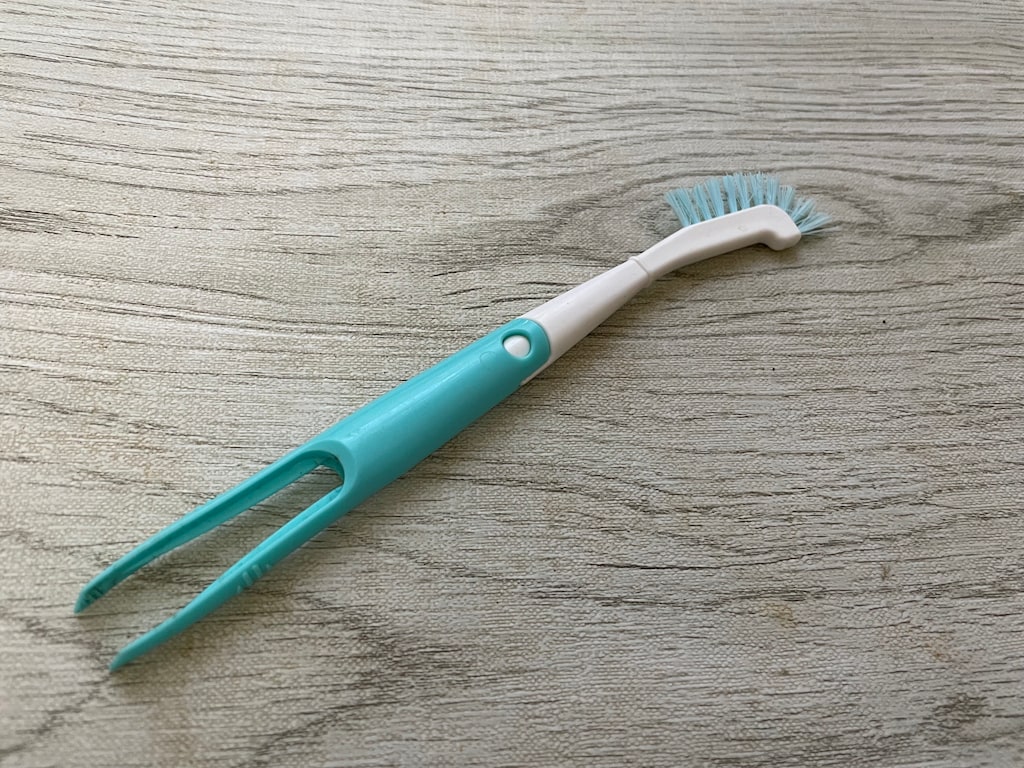 【ダイソー】の「パッキン外せる！キッチンブラシ」で弁当箱や水筒の洗い物をラクに◎