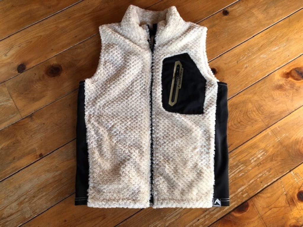 ワークマンのキッズ用「ダイヤフリース裏アルミベスト」は1280円！大人女性にも◎