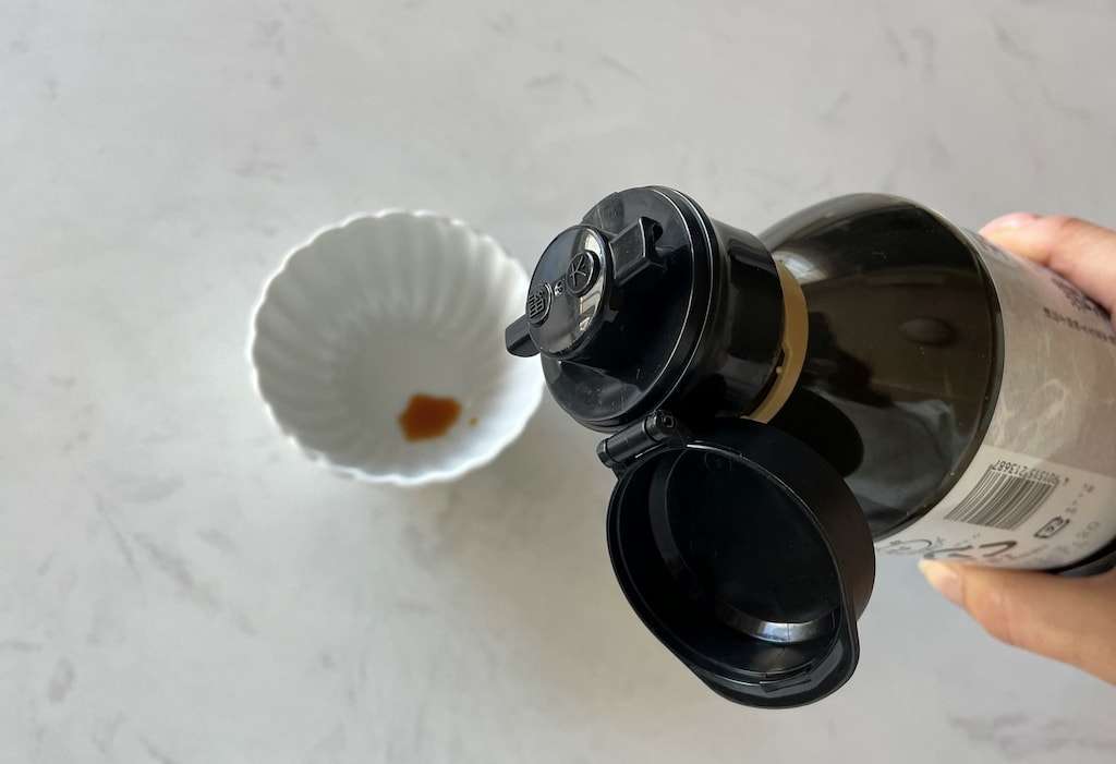 【ダイソー】しょうゆが劇的に使いやすくなる！しょうゆボトルキャップが便利すぎ～