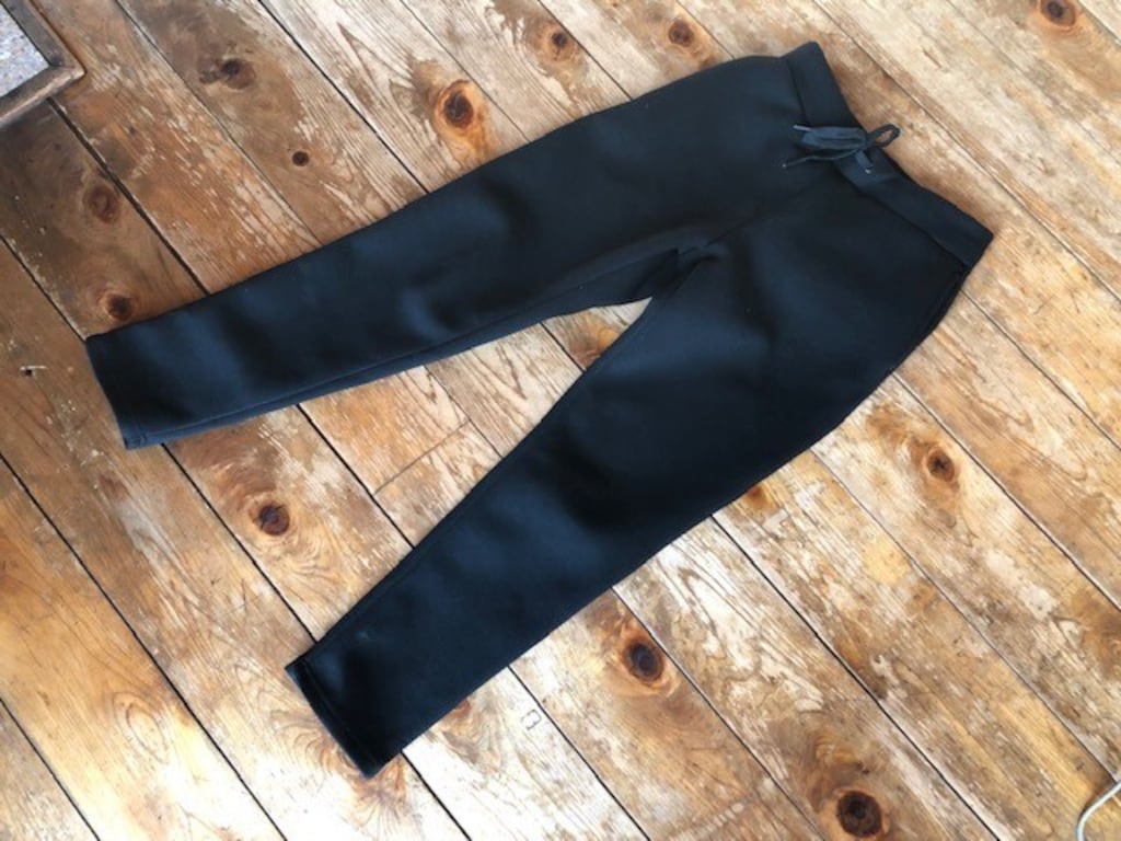 ワークマンプラスのパンツ「レディースストレッチライトパンツ」は部屋着にも活躍！