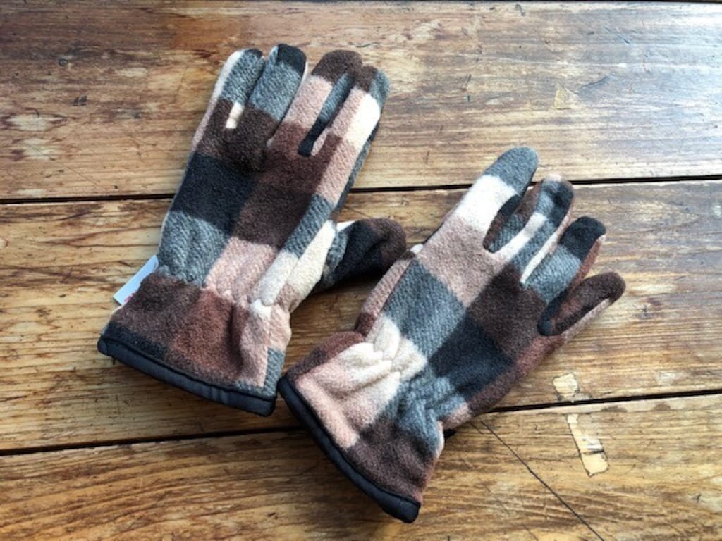 ワークマンの手袋「フリースグローブ」はスマホ対応！499円で防寒も