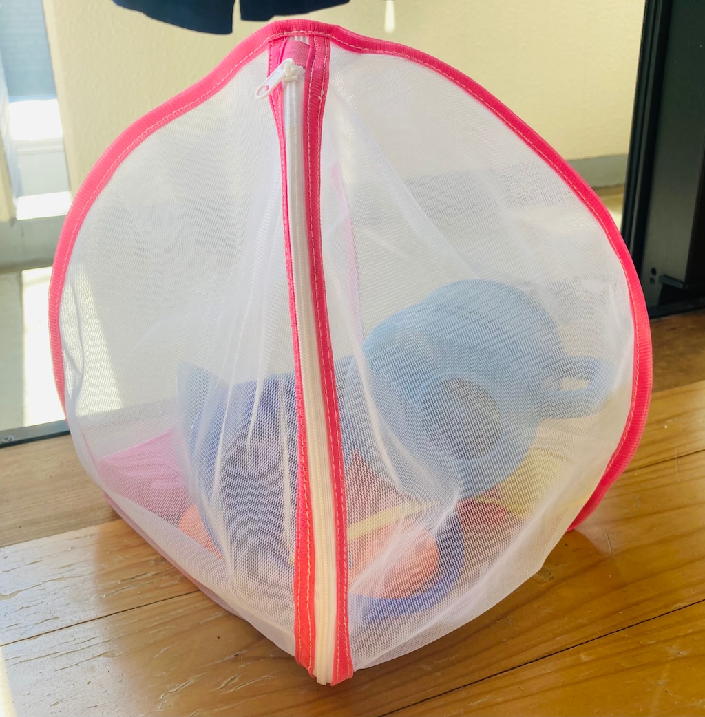 【100均】「洗濯ネット」の意外な使い方とは？子どもとお風呂に入るときに◎