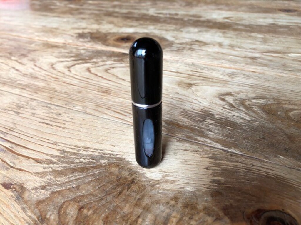 【100均】ダイソー「底部充填方式アトマイザー」は香水入れに◎ 移し方や漏れたときの対処法も紹介