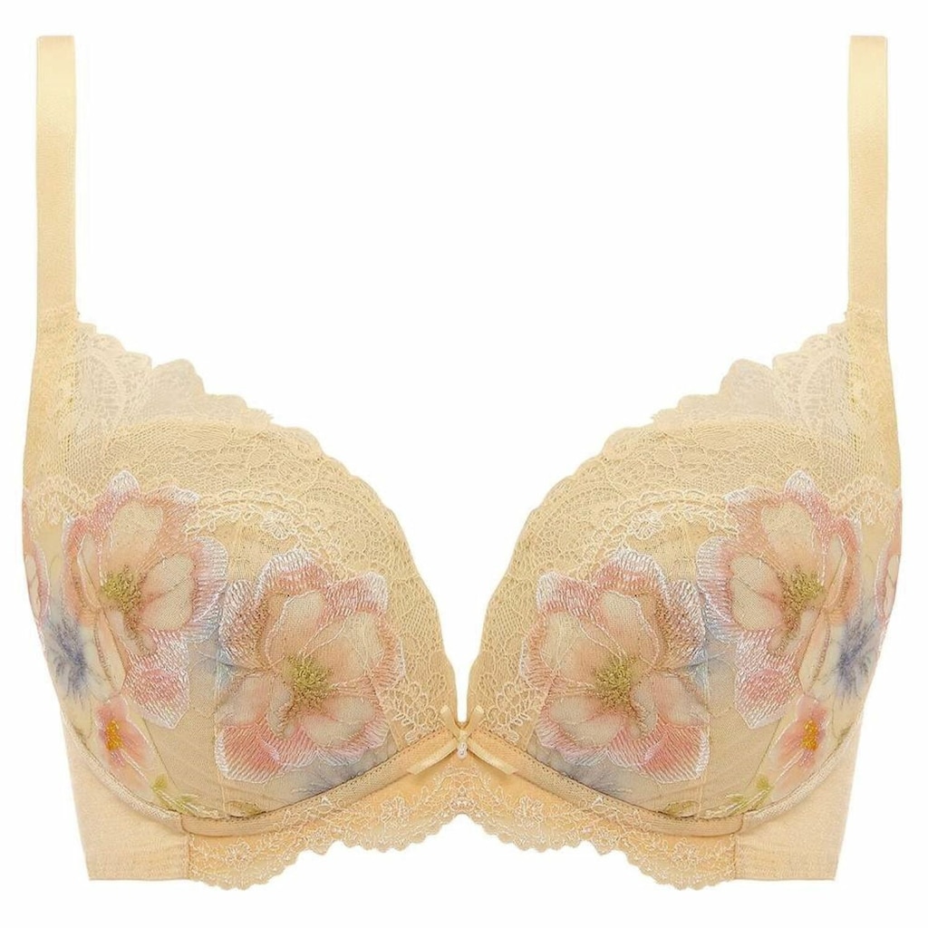 トリンプ「天使のブラ魔法のハリ感」は優しく引き上げる！30代以降のバスト悩みに◎