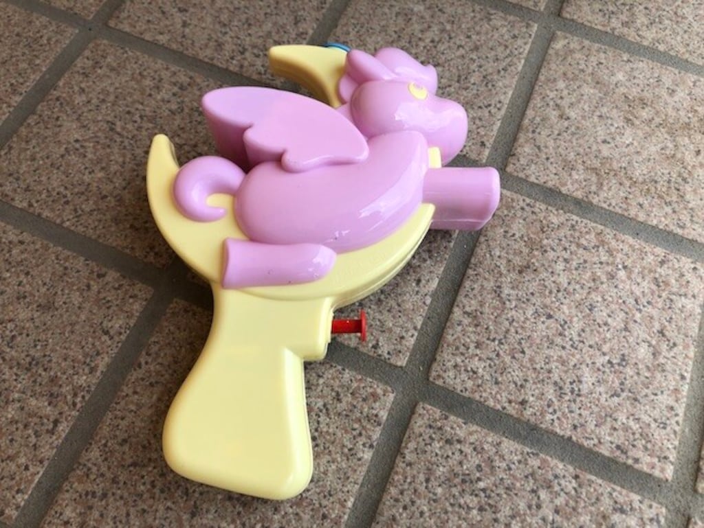 ダイソーのおもちゃおすすめ5選！水遊びやプールには「アクアシューター」、話題の洗濯機や赤ちゃんグッズも◎