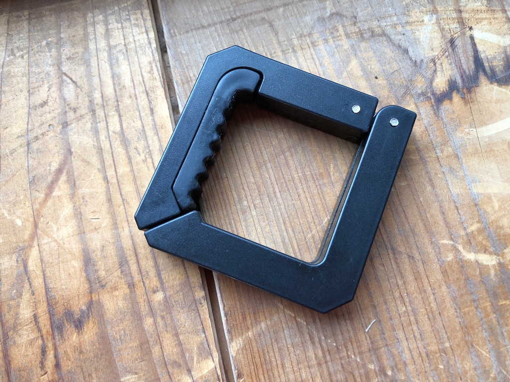 【100均】おすすめフックをランキング！ダイソー「バッグフック」は使いやすさ1位