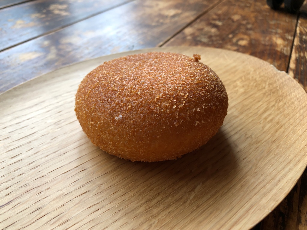 セブンイレブンの地域限定「お店で揚げたカレーパン」は160円！辛うまでサックサク