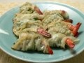 土曜日、家族みんなで作る海老入りぎょうざ