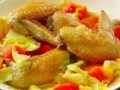 フライパンで春キャベツと手羽先の蒸し焼き