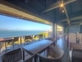 沖縄の眺めのよいカフェ