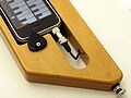 iPhone用ギター型スピーカーは既に楽器だ