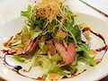 アウトドアでも！鴨肉の薫製サラダ仕立て