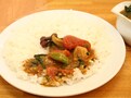 野菜たっぷり「夢民」のインド式カレー