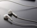 イヤホンを簡易スピーカー化して音楽を聴く方法