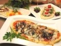 手づくりの薄焼きピザ
