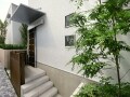 狭小敷地でも居心地のよい暮らしを実現する建材とは