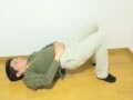 寝ころがる姿勢で腰が痛むときの対処法