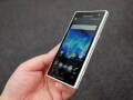 高い完成度を誇る au　Xperia acro HD IS12S