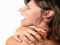 疲れの原因！「肩こり」を解消する方法