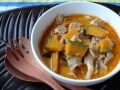 惣菜屋台の定番タイカレー……かぼちゃと豚肉のレッドカレーレシピ