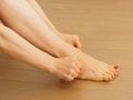 足首のむくみの原因は？3つの改善方法で一気に解消！