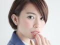 大人のシンプルなタイトショートスタイル