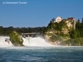 ヨーロッパ最大の水量で知られるラインの滝／スイス