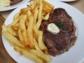 遅めランチもOK！伝統的フランス料理レストラン／パリ