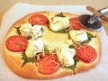 手作り生地で焼く塩豆腐ピザレシピ……簡単でヘルシー！