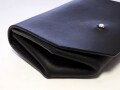 小銭もカードも紙幣も一元管理できるシンプルな革財布