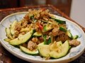 豚肉とズッキーニのくるみナンプラー炒めレシピ