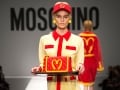 「アートを着る」新感覚！新生モスキーノ流ハッピー