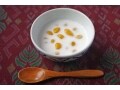 黄色が鮮やか！　かぼちゃ白玉ココナッツミルク