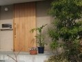 玄関まわりに季節感を