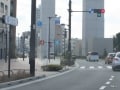 大通り沿いに立つマンションの将来性