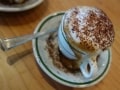コーヒーとチョコの幸せな出会い—カフェ"Cup & Bar"