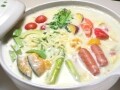 彩り野菜のクリーム鍋レシピ……ホワイトソースで簡単！